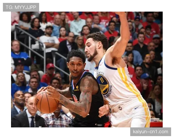 简单进攻趋势冲击传统体系 勇士传切战术面临新挑战